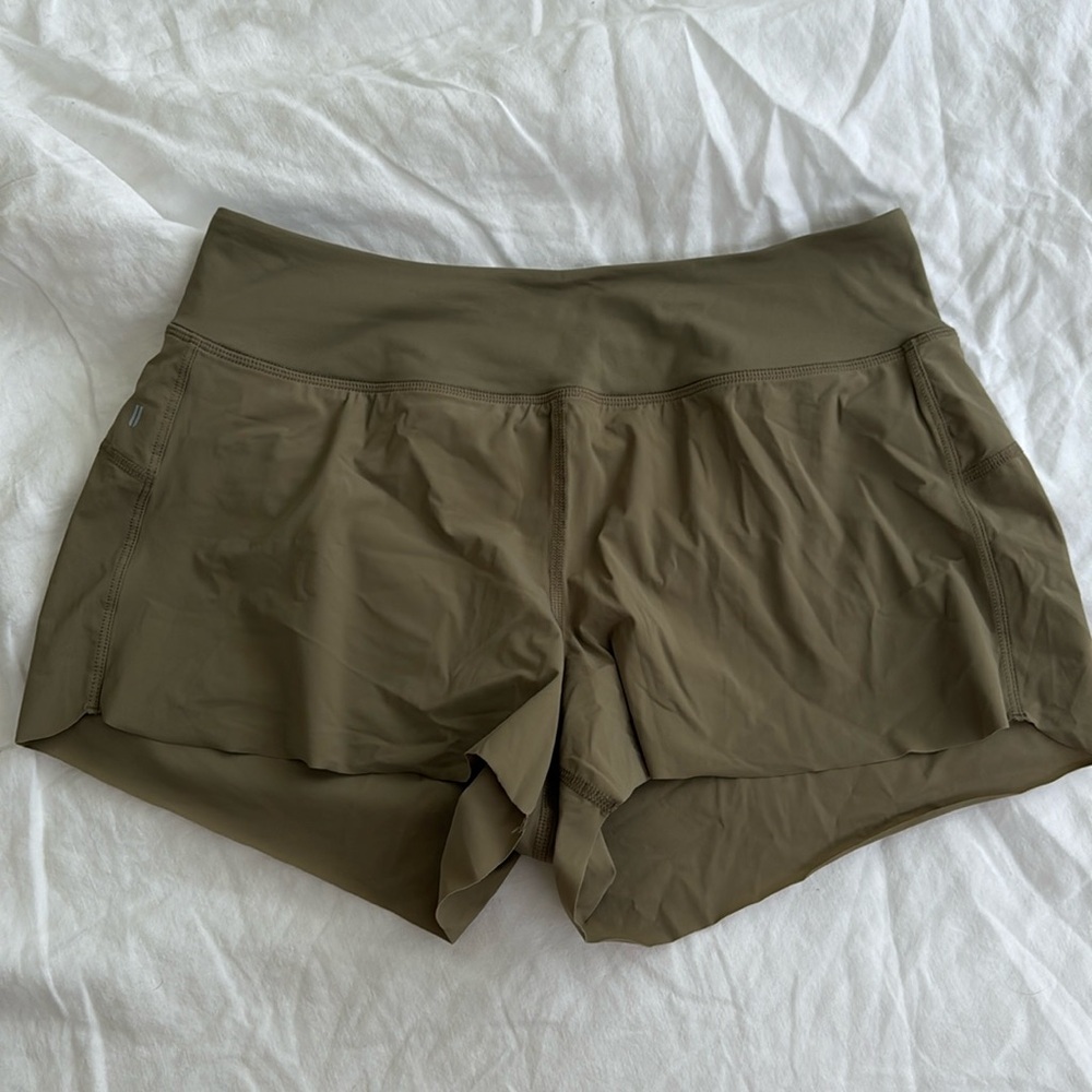 NOBULL project pace shorts
